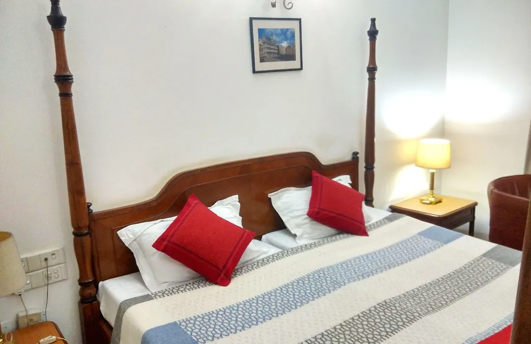 Hotel Palm Greens-1